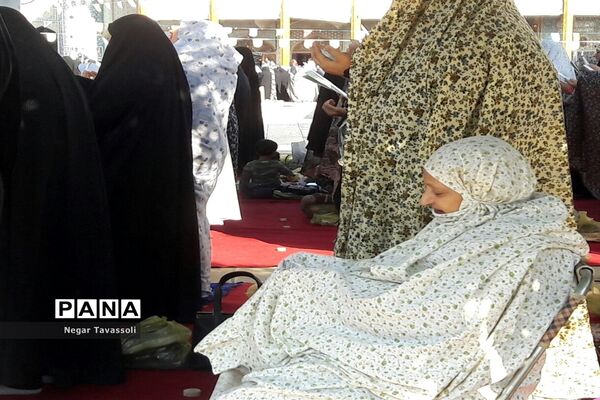 نماز عید بندگی در حرم مطهر شاهچراغ (ع)