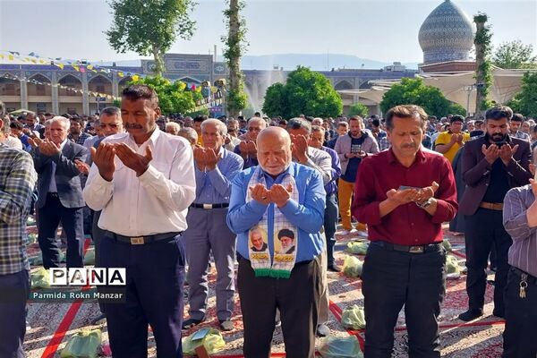 برگزاری نمازباشکوه روزعیدسعید فطر، به امامت آیت الله دژکام در حرم مطهر شاهچراغ (ع)