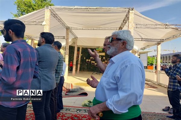 برگزاری نمازباشکوه روزعیدسعید فطر، به امامت آیت الله دژکام در حرم مطهر شاهچراغ (ع)