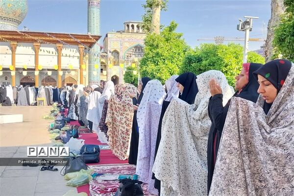 برگزاری نمازباشکوه روزعیدسعید فطر، به امامت آیت الله دژکام در حرم مطهر شاهچراغ (ع)