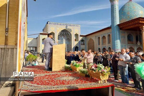برگزاری نمازباشکوه روزعیدسعید فطر، به امامت آیت الله دژکام در حرم مطهر شاهچراغ (ع)