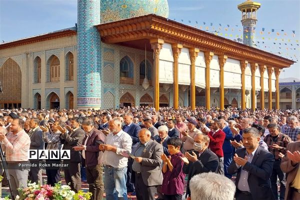 برگزاری نمازباشکوه روزعیدسعید فطر، به امامت آیت الله دژکام در حرم مطهر شاهچراغ (ع)