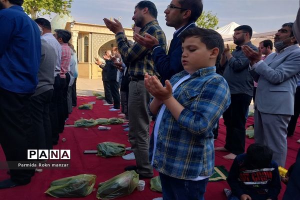 برگزاری نمازباشکوه روزعیدسعید فطر، به امامت آیت الله دژکام در حرم مطهر شاهچراغ (ع)