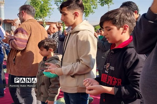 برگزاری نمازباشکوه روزعیدسعید فطر، به امامت آیت الله دژکام در حرم مطهر شاهچراغ (ع)