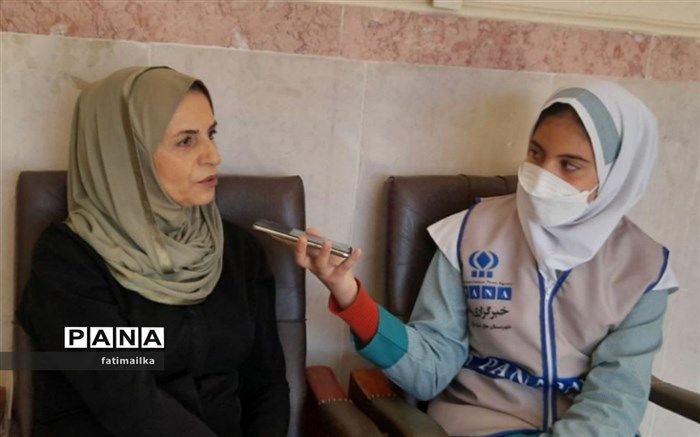 ذوق و قریحه شیخ‌بهایی در عالم شعر و ادبیات، او را زبانزد خاص و عام کرد