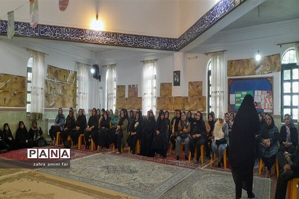 دیدار سرپرست آموزش و پرورش شهرستان نور با اولیا دانش‌آموزان مقطعه متوسطه دوم