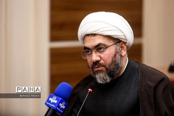جلسه هم‌اندیشی بزرگداشت دهه کرامت