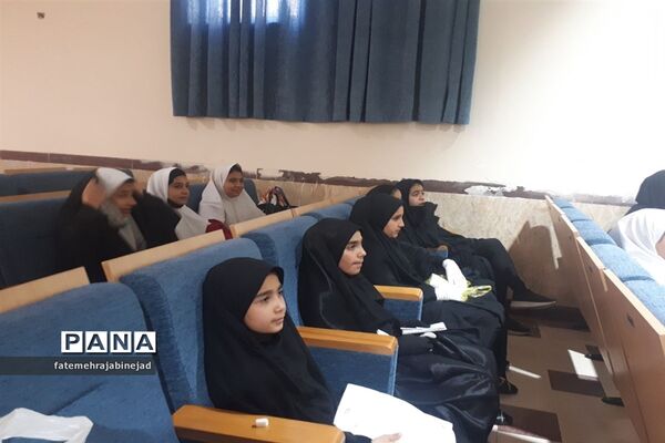 جشنواره هنرهای نمایشی ویژه دختران ابرکوهی