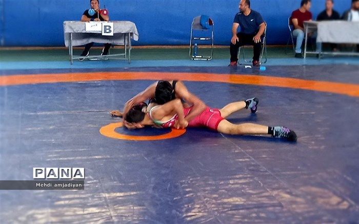 شرکت  ۴۳۰ دانش‌آموز نونهال شهرستان‌های استان تهران، در مسابقات کشتی فرنگی