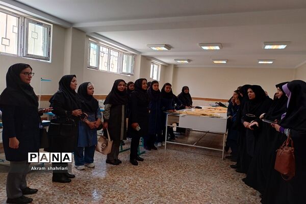 بازدید مشاوران مدارس ملارد از هنرستان کار دانش کبری زرگران