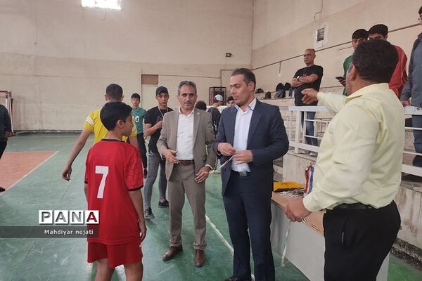 برگزاری مسابقات فوتسال جام سپاس معلم در آموزش و پرورش رودهن