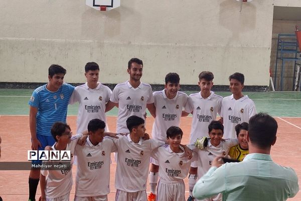 برگزاری مسابقات فوتسال جام سپاس معلم در آموزش و پرورش رودهن