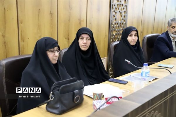 جلسه ستاد کنگره ملی ۶۵۴۴ شهید استان لرستان