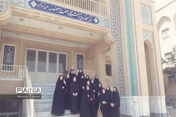 بازدید دانش‌آموزان دبیرستان حضرت خدیجه جعفرآباد قم از دانشگاه‌ها