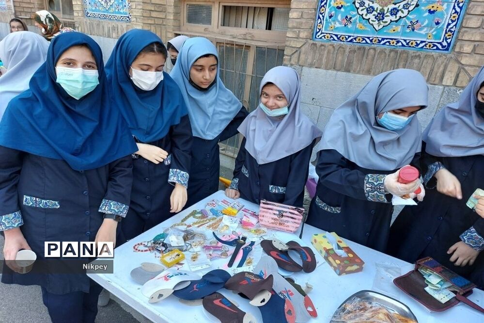 برپایی  بازارچه کارآفرینی دانش‌آموزی