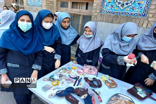 برپایی  بازارچه کارآفرینی دانش‌آموزی