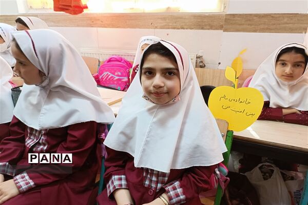 نواخته شدن زنگ سلامت در مدارس شهرستان قدس