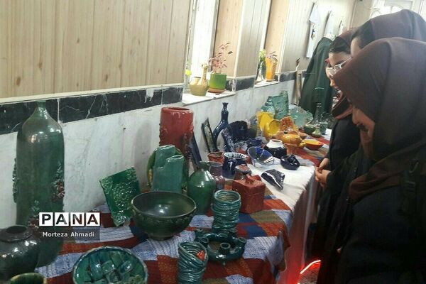 نمایشگاه هفته مشاغل و انتخاب رشته تحصیلی دانش‌آموزان متوسطه دوم مدارس ناحیه یک ری