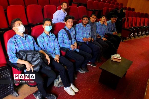 بازدید دانش‌آموزان دبیرستان آیت الله خامنه‌ای قم  از رصد خانه مریم