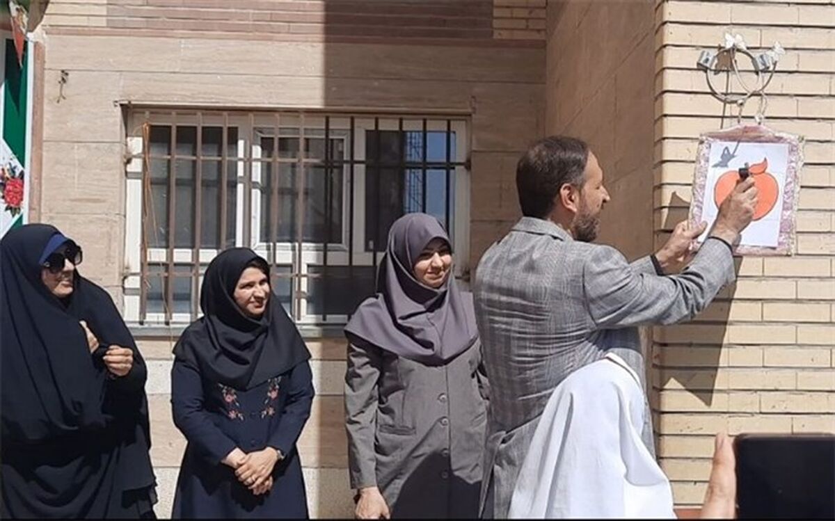 نواخته شدن زنگ سلامت به مناسبت هفته سلامت در مدارس شهرستان قدس