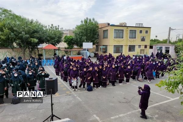 مراسم تجلیل ازدانش‌آموزان برترآموزشگاه ام‌ابیها(س) اسلامشهر