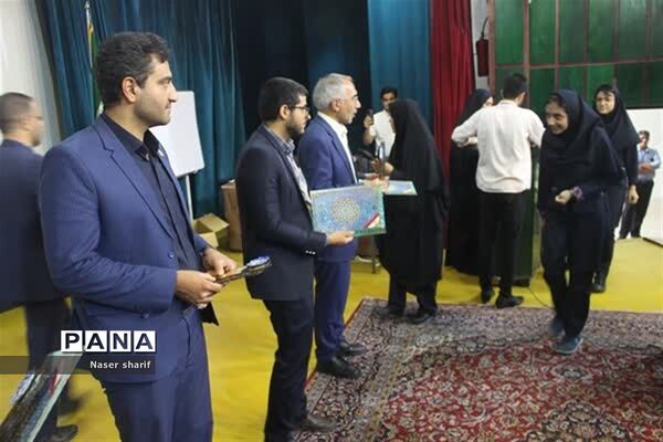 تقدیر از رتبه‌‌های برتر فرهنگی هنری دختران  ناحیه ۲ یزد