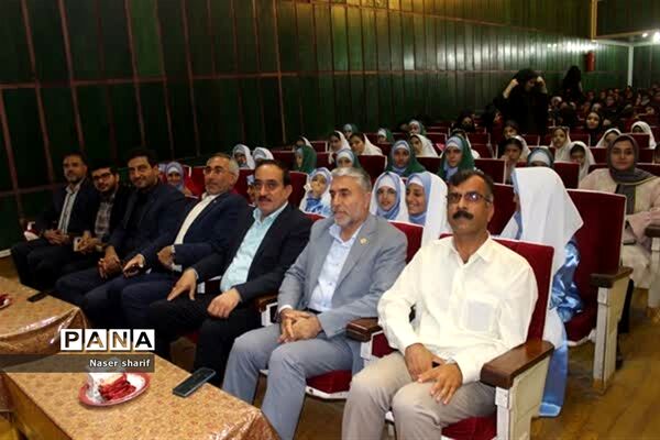 تقدیر از رتبه‌‌های برتر فرهنگی هنری دختران  ناحیه ۲ یزد