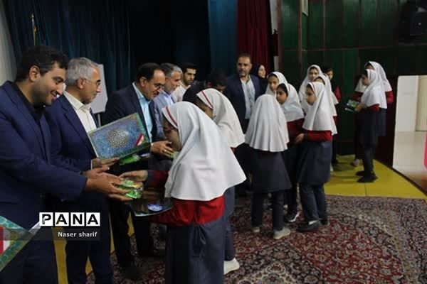 تقدیر از رتبه‌‌های برتر فرهنگی هنری دختران  ناحیه ۲ یزد