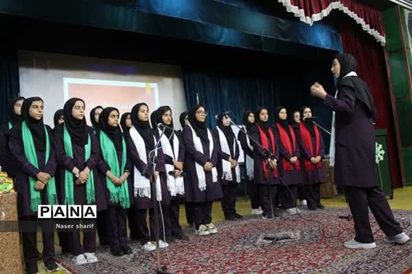 تقدیر از رتبه‌‌های برتر فرهنگی هنری دختران  ناحیه ۲ یزد