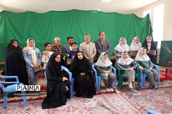 مسابقه مشاعره دانش‌آموزی در ابرکوه