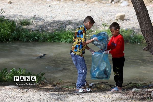پویش مردمی بی زباله در حاشیه رودخانه جاجرود