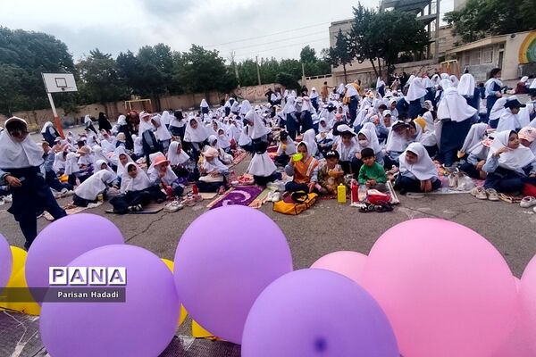 برگزاری اردوی شاد درون مدرسه‌ای دبستان دانا برای دانش آموزان و معلمان