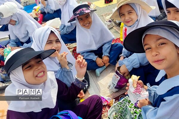 برگزاری اردوی شاد درون مدرسه‌ای دبستان دانا برای دانش آموزان و معلمان