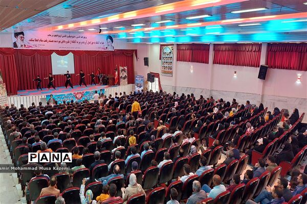 تجلیل از کارگران نمونه شهرستان نایین