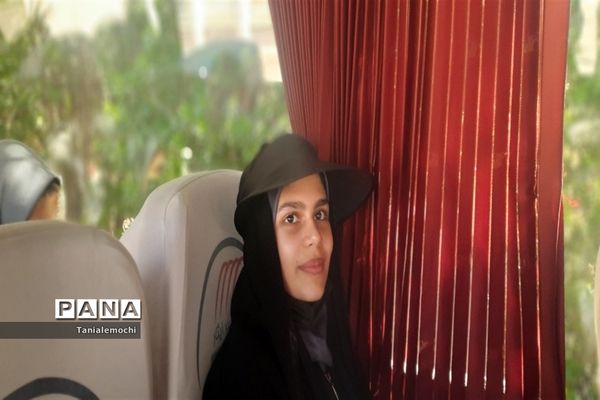 دیدار دانش آموزان مدرسه تمام تشکیلاتی پابنده ناحیه یک اهواز با آیت الله رئیسی  در مصلی اهواز