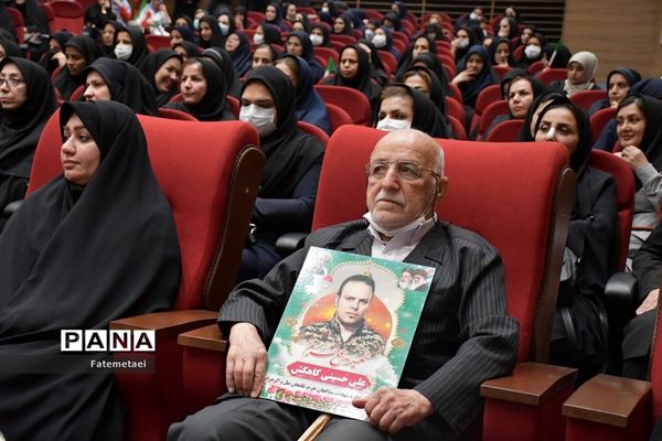 نشست صمیمی انسیه خزعلی معاون رئیس  جمهوری در امور زنان و خانواده با بانوان صنعت نفت خوزستان