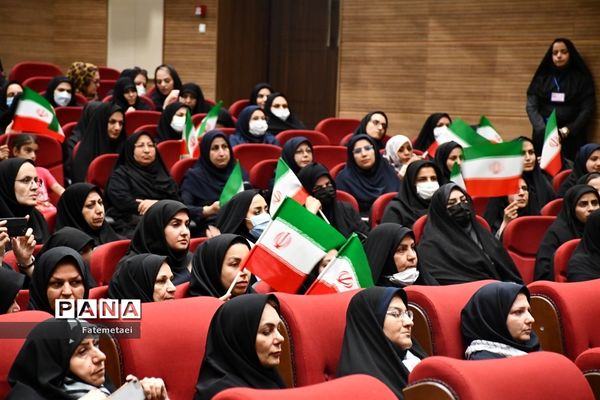 نشست صمیمی انسیه خزعلی معاون رئیس  جمهوری در امور زنان و خانواده با بانوان صنعت نفت خوزستان