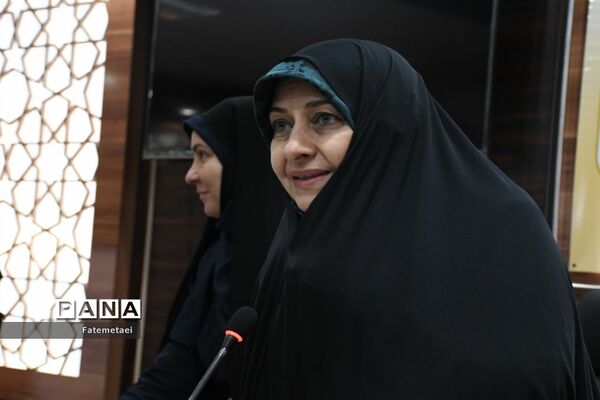 دیدار بانوان نخبه خوزستانی با معاون رئیس‌جمهوری در امور زنان و خانواده