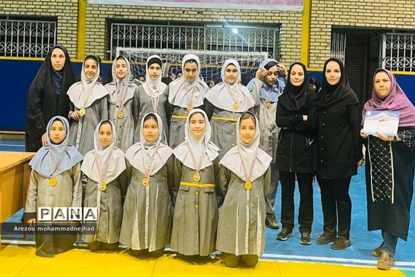 جشنواره ورزشی دخترانه رشته هندبال قرچک به میزبانی ملارد