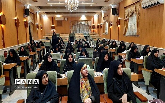 آموزش و پرورش به منزله دوبال برای تعالی است