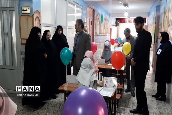 جشنواره دست نوشته‌های طلایی در دبستان شهدای فرهنگی ناحیه۷مشهد