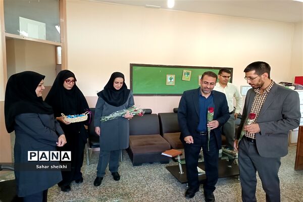 آیین تجلیل از مشاوران مرکز مشاوره رازی ملارد