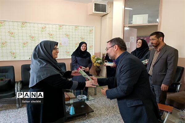 آیین تجلیل از مشاوران مرکز مشاوره رازی ملارد