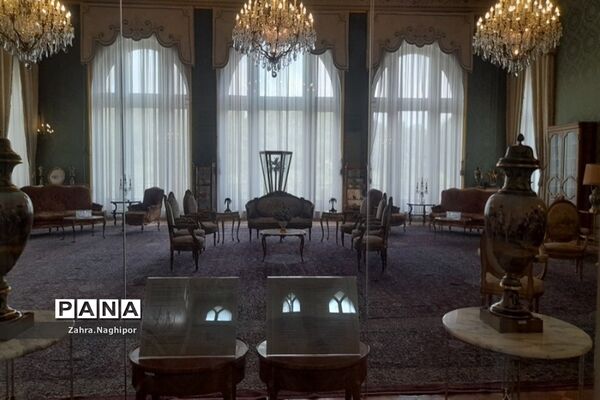 بازدید دانش‌آموزان پاکدشتی از کاخ سعدآباد
