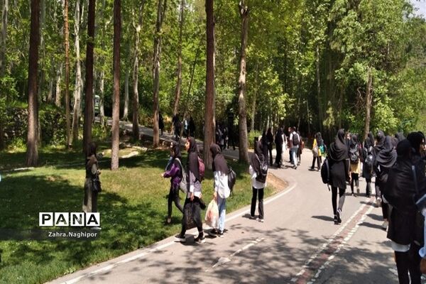 بازدید دانش‌آموزان پاکدشتی از کاخ سعدآباد