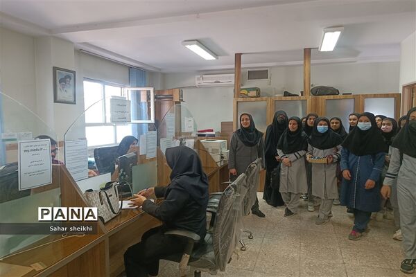 بازدید دانش‌‌‌آموزان دبیرستان زنده‌یاد علی حاتمی از آموزش و پرورش ملارد