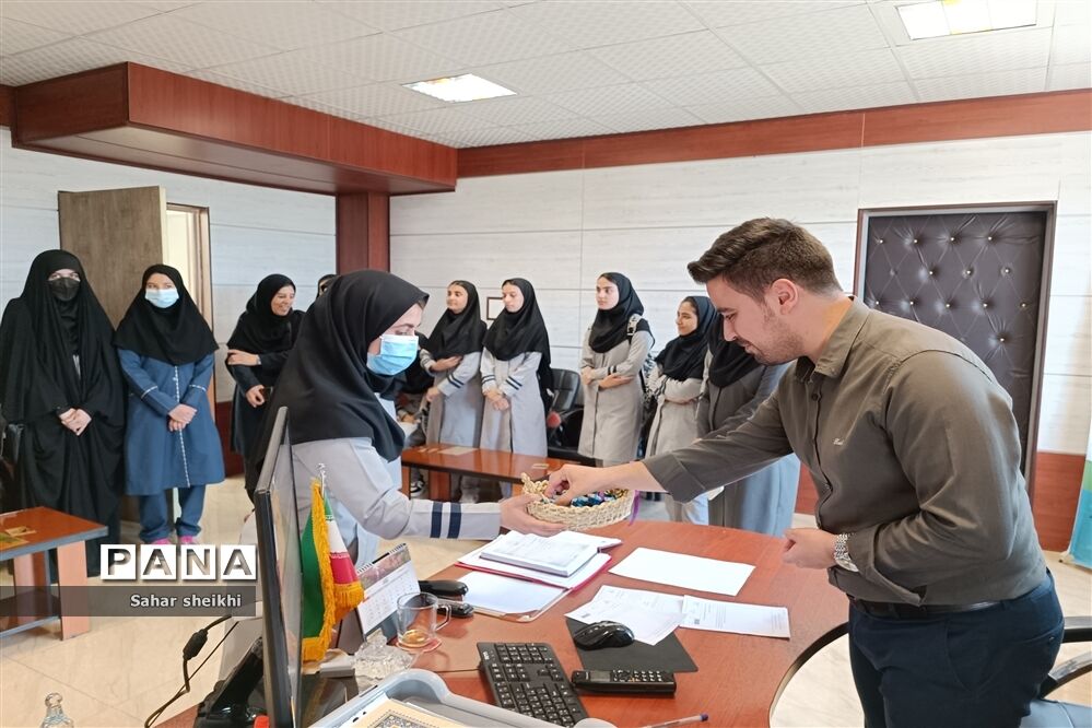 بازدید دانش‌‌‌آموزان دبیرستان زنده‌یاد علی حاتمی از آموزش و پرورش ملارد