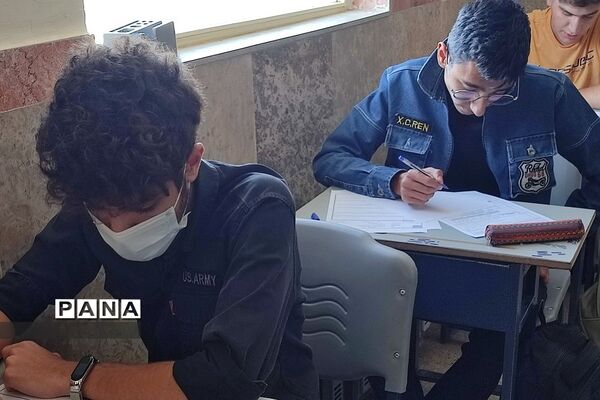 امتحان‌ پایش عملکرد مدارس سمپاد و شبه‌نهایی در دبیرستان شهید بهشتی رودهن