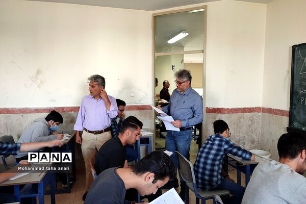 امتحان‌ پایش عملکرد مدارس سمپاد و شبه‌نهایی در دبیرستان شهید بهشتی رودهن