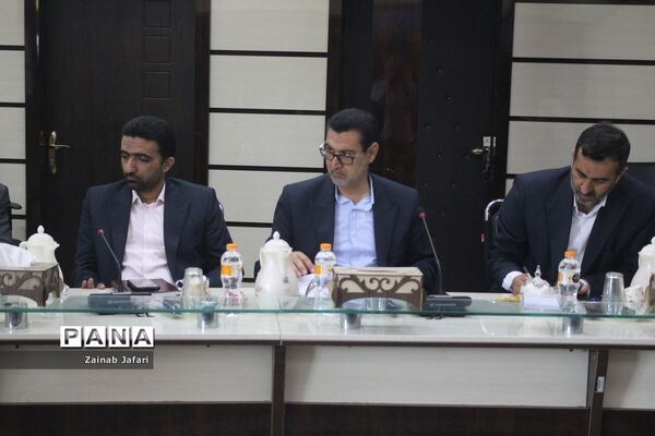 جلسه شورای معاونان اداره‌کل آموزش و پرورش استان بوشهر